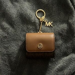 Logo Clip Case for Apple Airpods